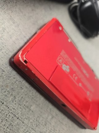 Nintendo 3DS Roja + Cargador + 2 Juegos