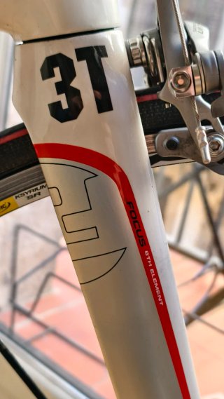 Bicicleta Focus Izalco Pro 3.0