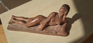 Escultura desnudo femenino terracota