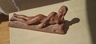 Escultura desnudo femenino terracota