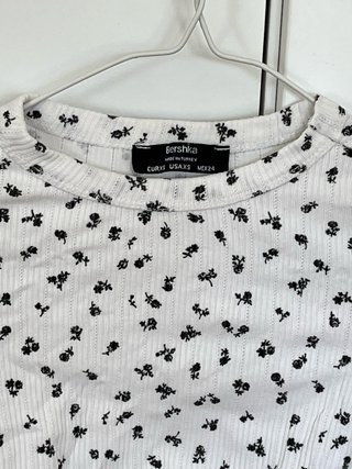 Top flores Bershka Talla XS