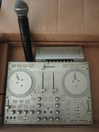 Vestax VCI-300 MKII + SHURE SM58