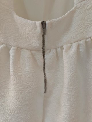Vestido Zara blanco con escote en espalda