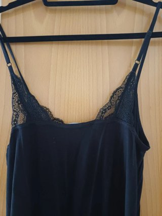 Camisón lencero negro con encaje