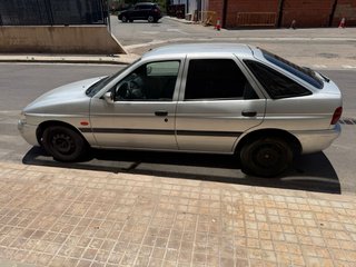Ford Escort 2000