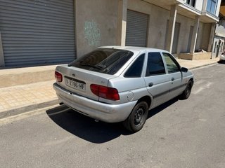 Ford Escort 2000