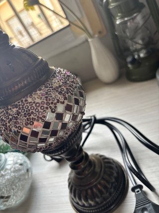 Lámpara morada acristalada