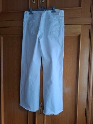 Pantalón vaquero blanco ancho