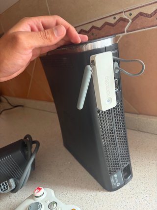 Xbox 360 con FIFA 15 e accessori