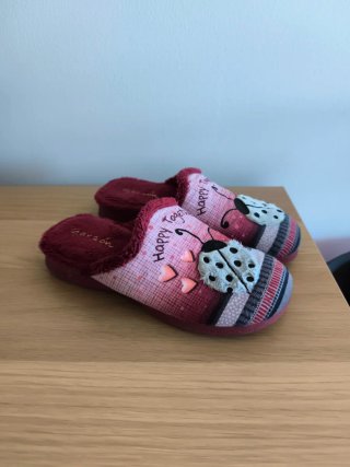 Zapatillas Garzon rosas y rojas