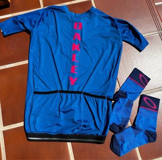 Maillot Oakley Edición Limitada + Calcetines