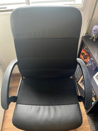 Silla de escritorio negra. Muy buen estado.