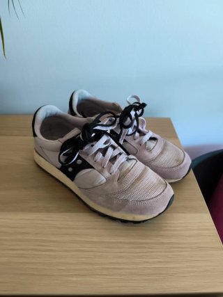 Saucony Bambas Beige y Negro Talla 42