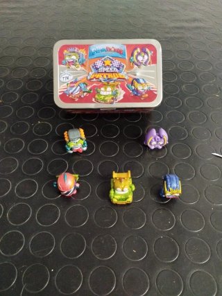 Caja Superthings Speed Patrol + Figuras