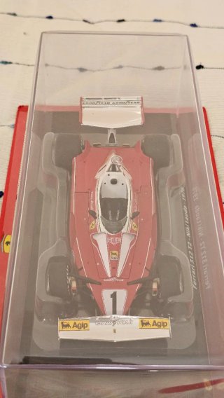 Ferrari 312 T2 Niki Lauda 1976 escala 1:24