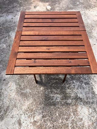Tavolo pieghevole in legno per esterni