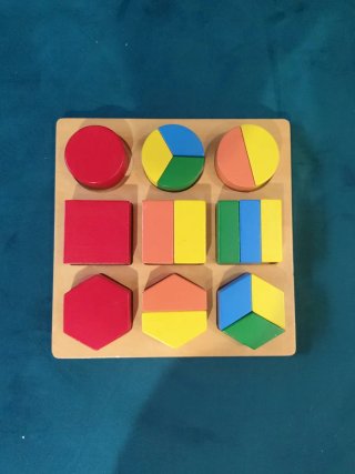 Puzzle de formas geométricas de madera