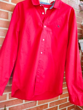 Camisa H&M roja manga larga T.170
