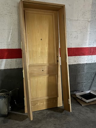 Puerta blindada exterior madera