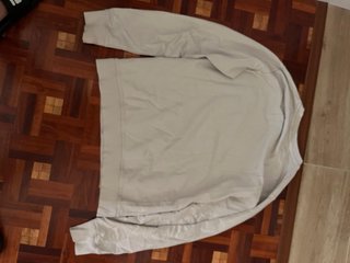 Sudadera blanca sin capucha