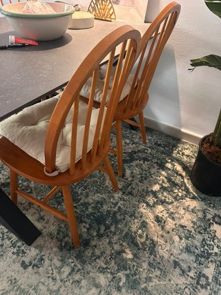 4 Sillas de Madera Robustas Estilo Ikea