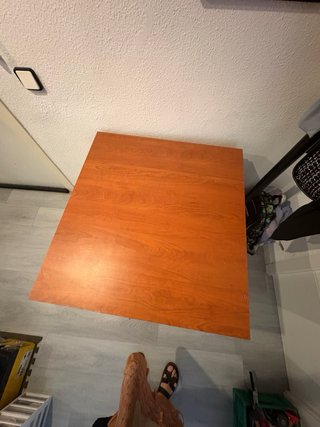 Mesa auxiliar de madera