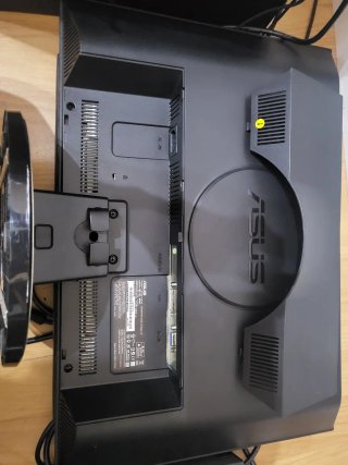 PC Completo ASUS con Monitor 22, Teclado y Ratón