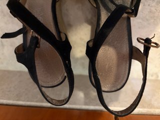 Cuñas negras de esparto