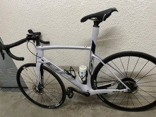 Bicicleta BH G7 Talla L Sram Force cambio electron