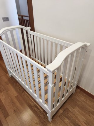 Cuna de “Mi cuna”de bebé blanca con cajón