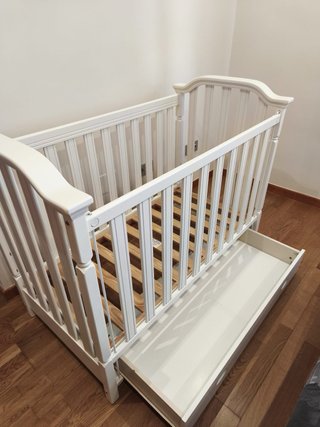 Cuna de “Mi cuna”de bebé blanca con cajón