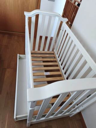 Cuna de “Mi cuna”de bebé blanca con cajón