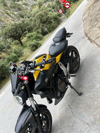 Yamaha MT-07 Negra y Amarilla