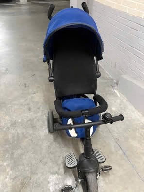 Triciclo de paseo azul