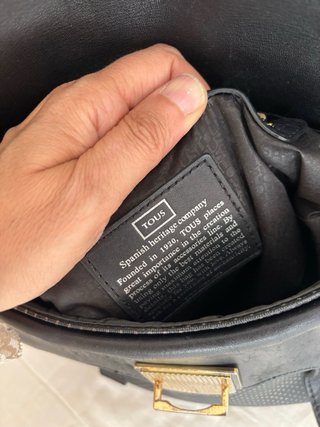 Bolso Tous Negro y Dorado