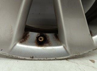 Toyota r16 llanta auris luna 5435425