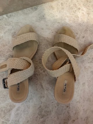 Cuñas de verano beige