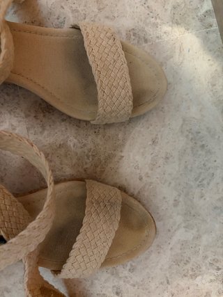Cuñas de verano beige