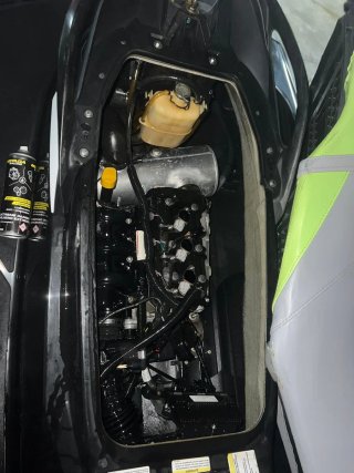 Moto de agua Sea-Doo  negra y verde