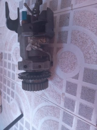 Bomba Ford Tourneo