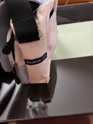Bolso bandolera Reebok gris