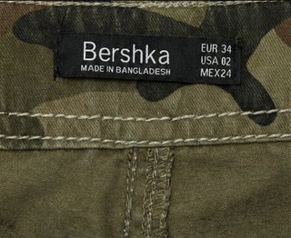 Pantalones camuflaje Bershka Talla 34