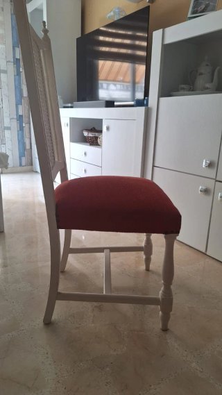 4 Sillas de comedor de madera y tela