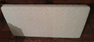 Cuna HENSVIK IKEA convertible + colchón
