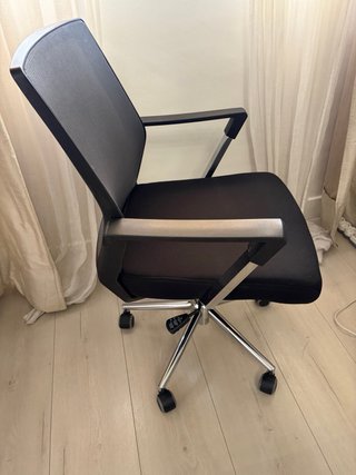 Silla de Oficina Giratoria Negra