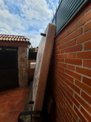 Base tapizada beige y marrón flex