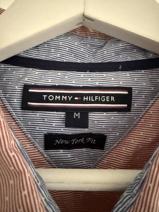 Lote de 2 camisas y 2 vaqueros Tommy Hilfiger