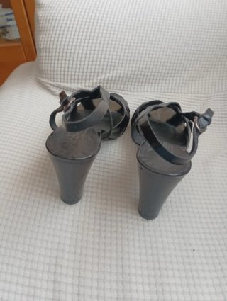 Sandalias Paco Herrero charol negro talla 41
