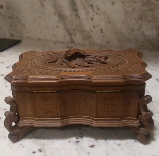Caja antigua madera