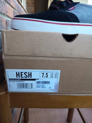 Zapatillas Circa Negras y Grises Nuevas